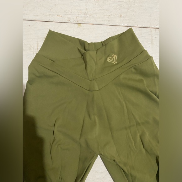 CLS leggings NC Cacto Seaweed V-Back Leggings CLS brand, size small SM. - Picture 5 of 6